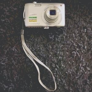 Nikon Coolpix S3200